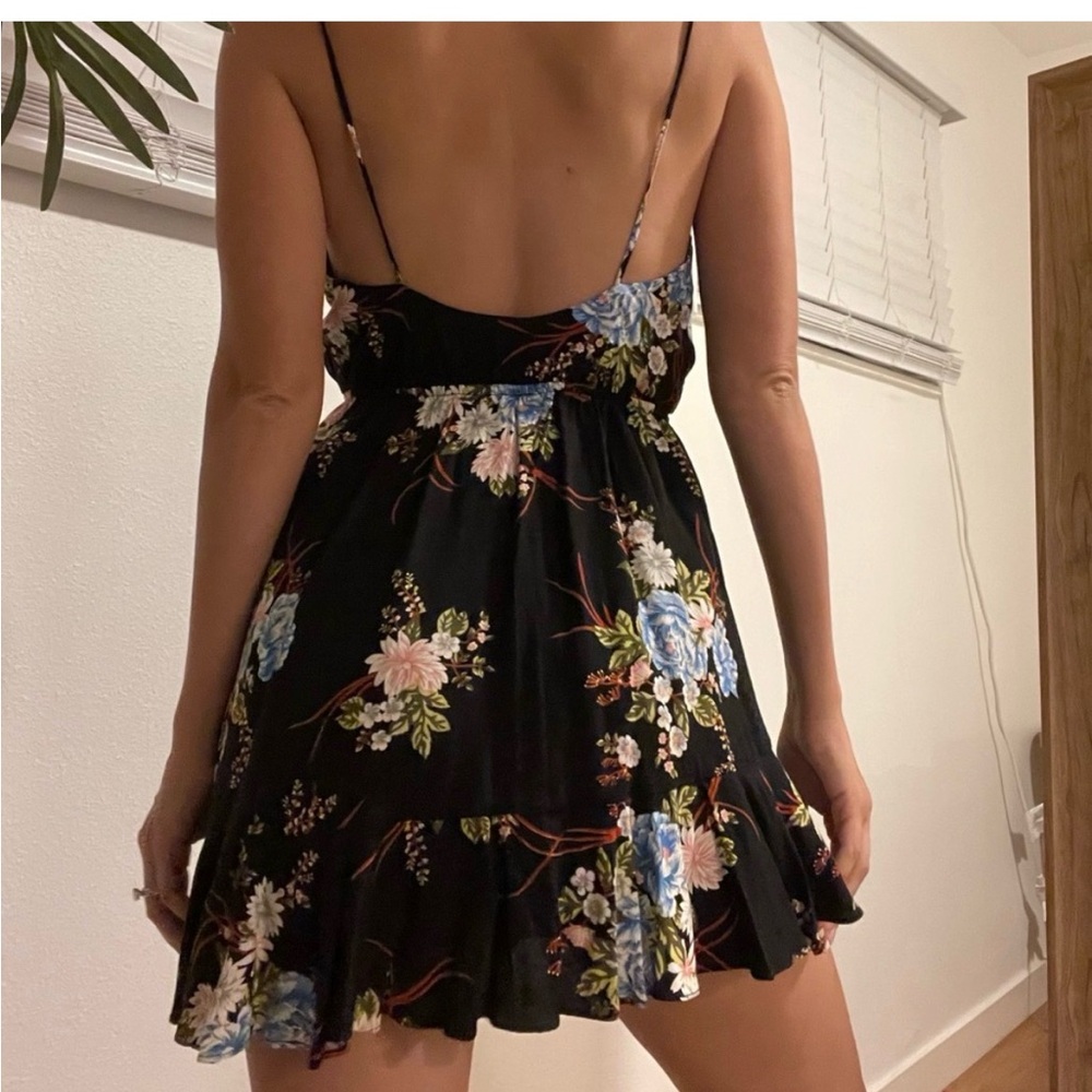 HERE COMES THE SUN -Wrap Romper - Picture 2 of 7